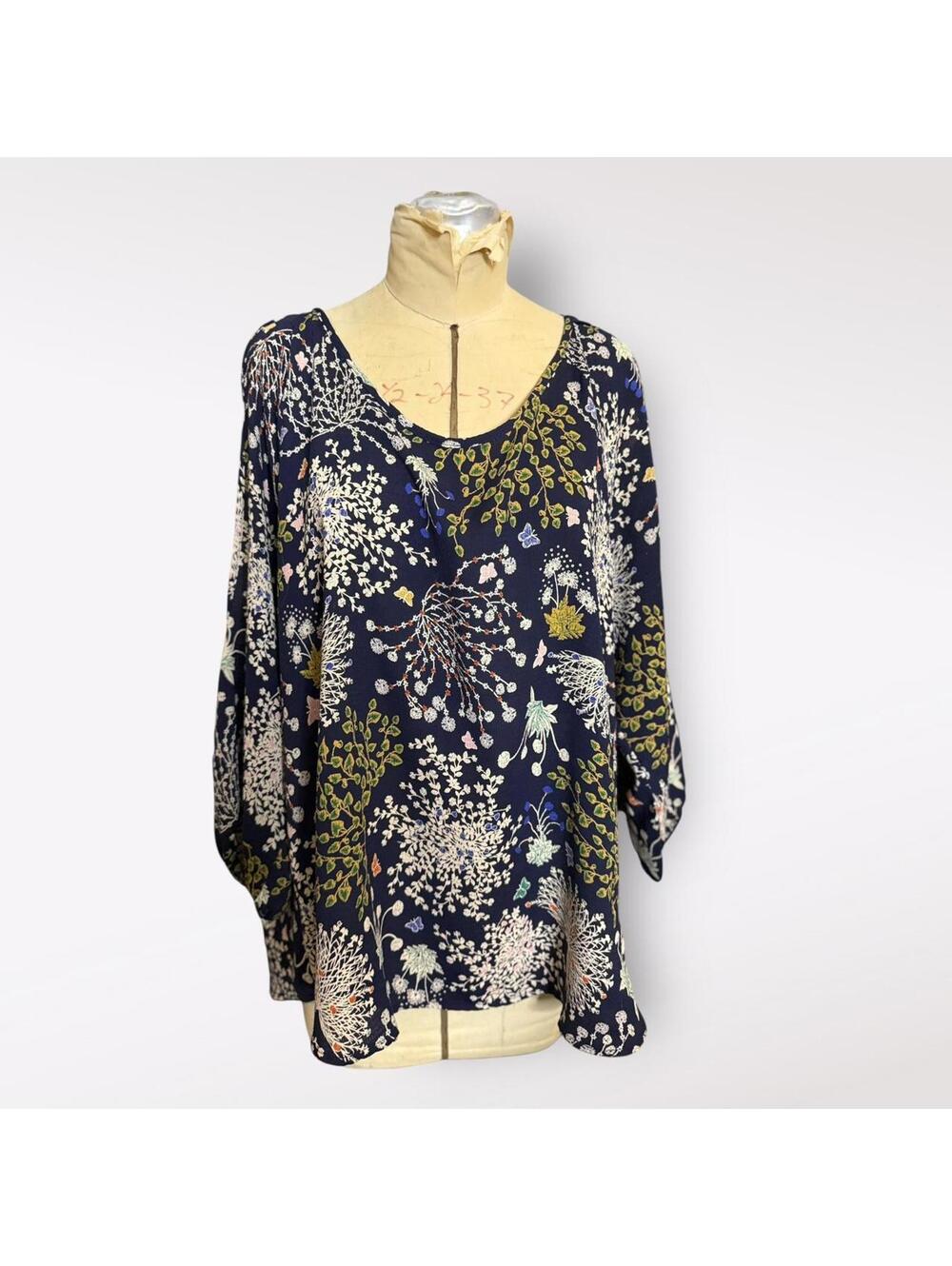 Le Lis Blue Floral Print Blouse